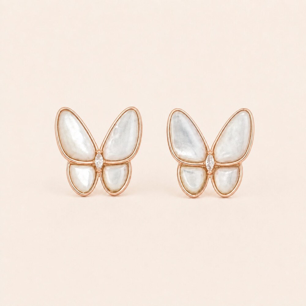 Van Cleef & Arpels Elegant Signature Earrings Style 1 | New with Box - Picture 2 of 9